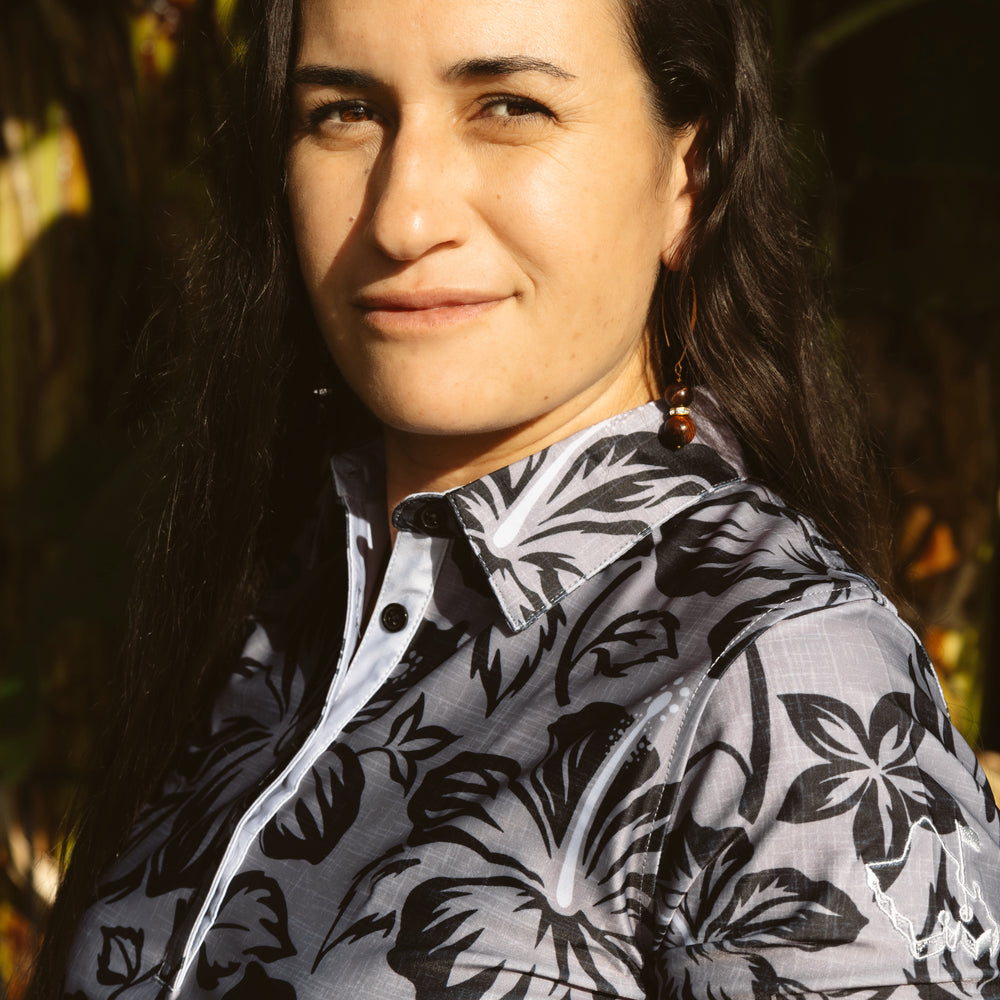 "Bloom" Black Smoke - OGA Women's Polo - Smoke Gray / Black